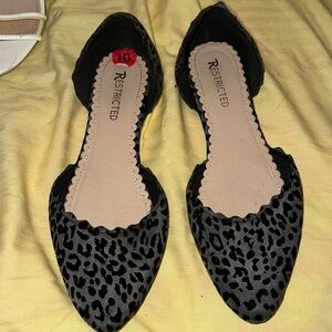 Black and Grey Cheetah Print Close Toed Flats